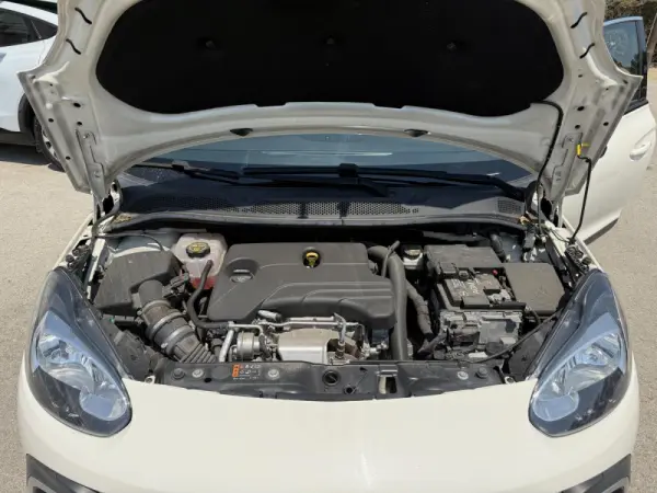 Opel Adam 1.0 T Rocks 32