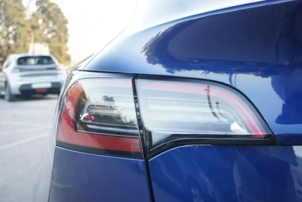 Tesla Model Y Long Range Dual Motor AWD 16