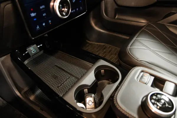 Ford Mustang Mach-E Alargada 33