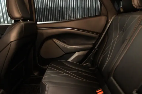 Ford Mustang Mach-E Alargada 40