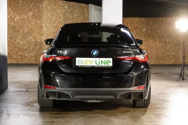 BMW i4 eDrive40 6