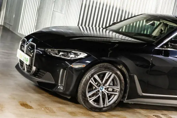BMW i4 eDrive40 12