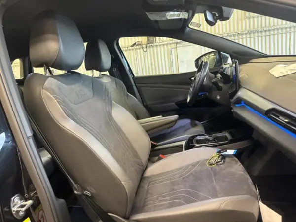 Volkswagen ID.4 77 kWh Pro Business 8