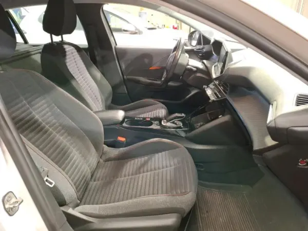 Peugeot e-208 Active 7