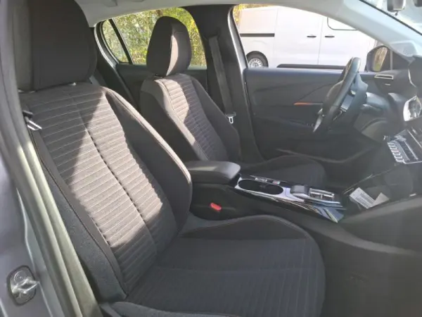 Peugeot e-208 50 kWh Active Pack 13