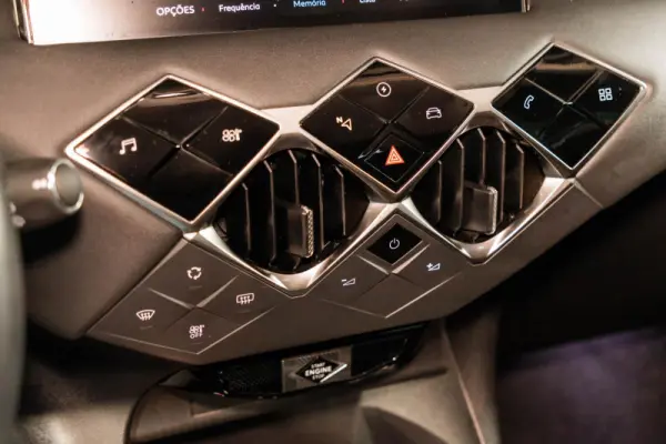 DS DS3 Crossback E-Tense Bastille 30