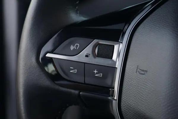 Peugeot e-208 50 kWh Active Pack 25