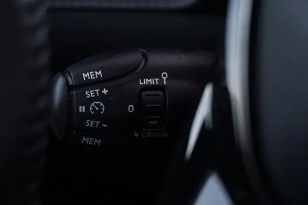 Peugeot e-208 50 kWh Active Pack 28