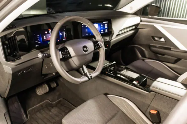 Opel Astra Sports Tourer 54 kWh Edition 14