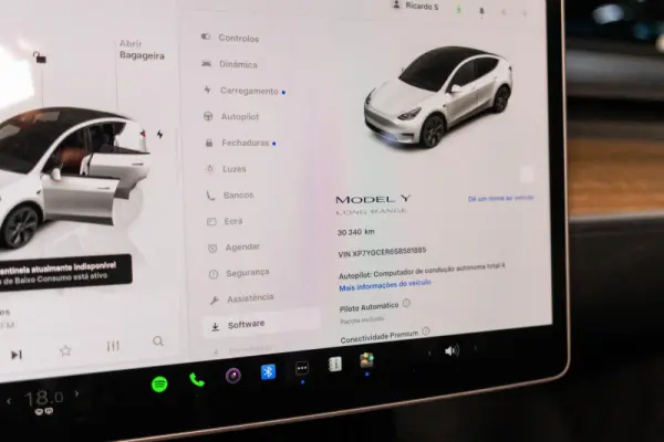 Tesla Model Y Long Range Tração Traseira 8