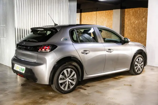 Peugeot e-208 50 kWh Active Active Business 8