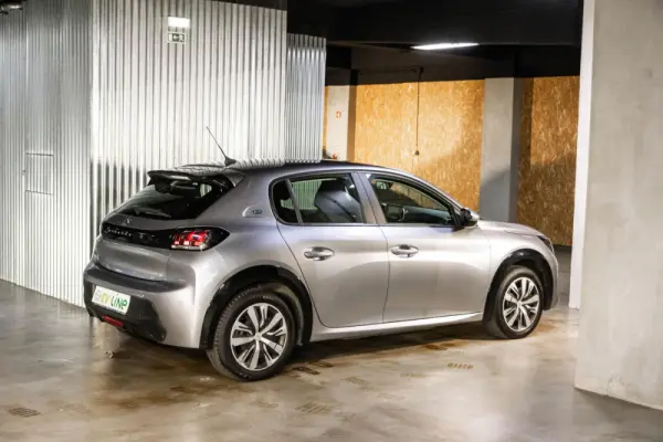 Peugeot e-208 50 kWh Active Active Business 7