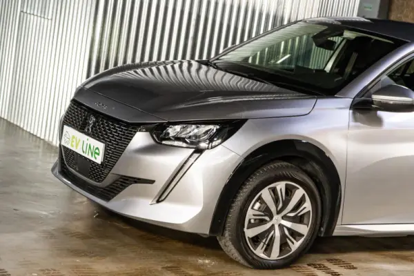 Peugeot e-208 50 kWh Active Active Business 13