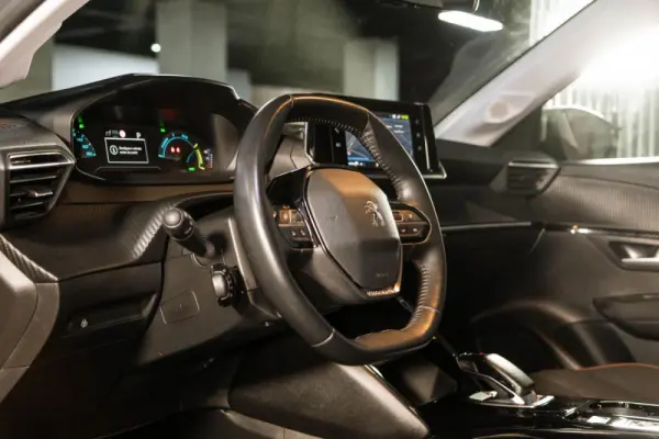 Peugeot e-208 50 kWh Active Active Business 19