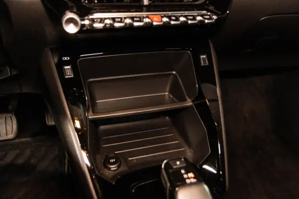 Peugeot e-208 50 kWh Active Active Business 28