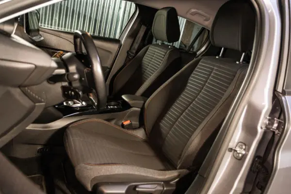 Peugeot e-208 50 kWh Active Active Business 35