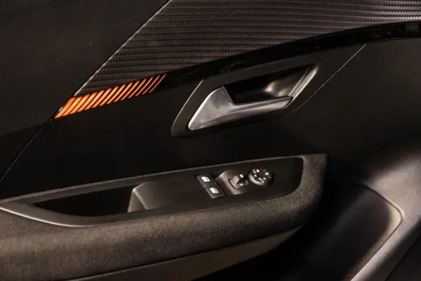 Peugeot e-208 50 kWh Active Active Business 40