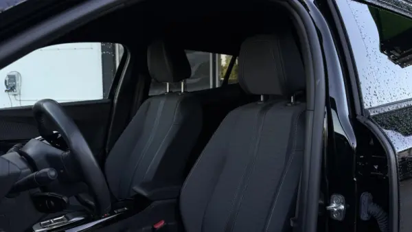 Peugeot e-2008 50 kWh Allure Pack 25