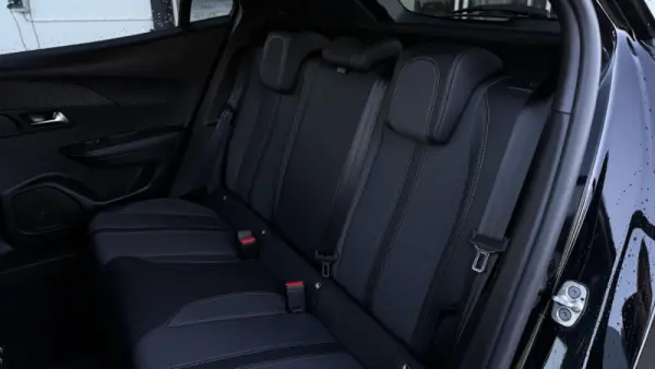 Peugeot e-2008 50 kWh Allure Pack 27