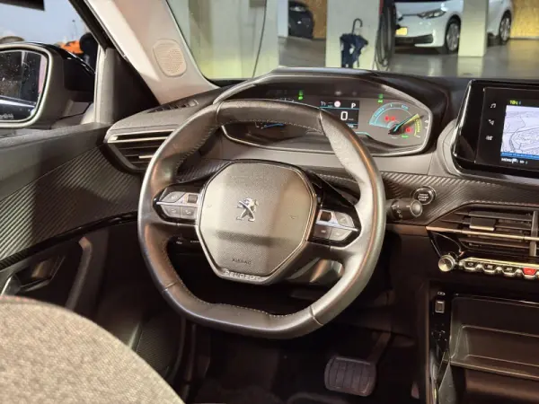 Peugeot e-2008 50 kWh Active Pack 15