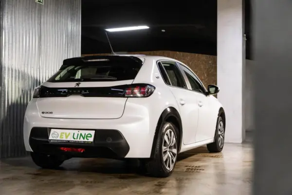 Peugeot e-208 50 kWh Active Active Business 9