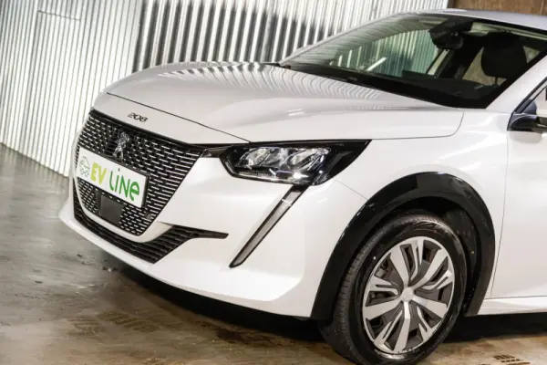 Peugeot e-208 50 kWh Active Active Business 13