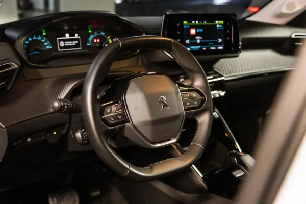 Peugeot e-208 50 kWh Active Active Business 17