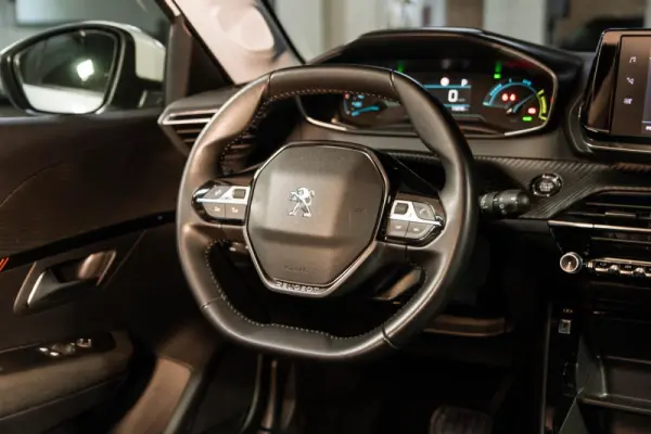 Peugeot e-208 50 kWh Active Active Business 22