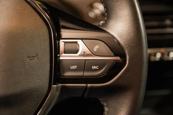 Peugeot e-208 50 kWh Active Active Business 24