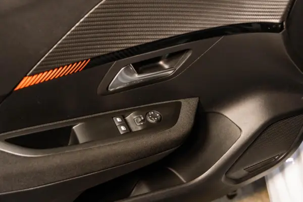 Peugeot e-208 50 kWh Active Active Business 39