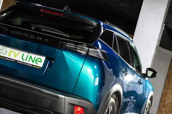 Peugeot e-2008 54 kWh Allure 13