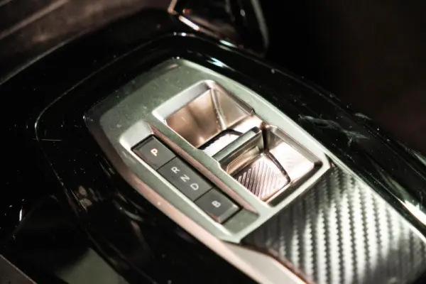 Peugeot e-2008 54 kWh Allure 32