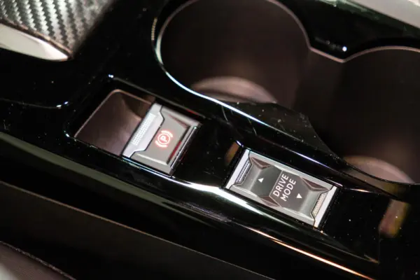 Peugeot e-2008 54 kWh Allure 31