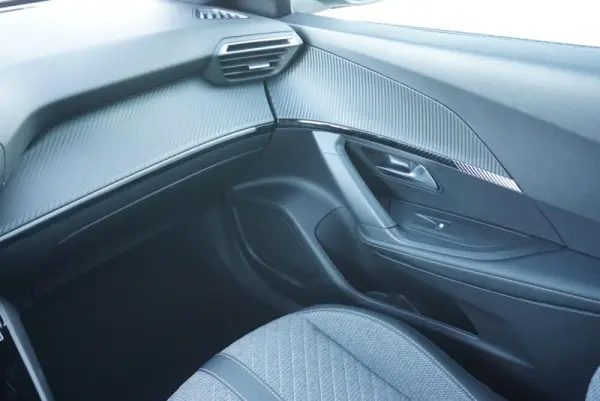 Peugeot e-2008 54 kWh Allure 16