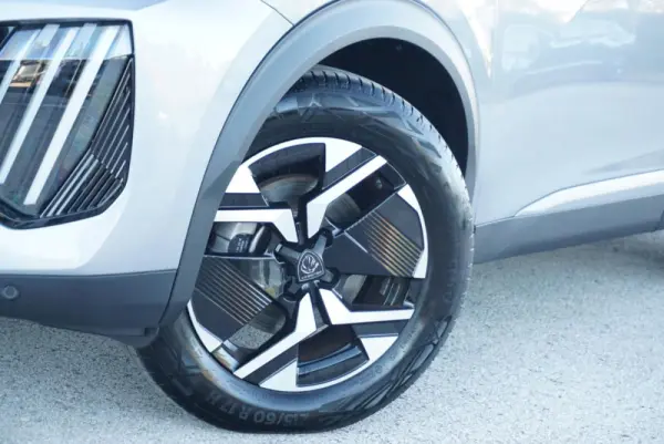 Peugeot e-2008 54 kWh Allure 19