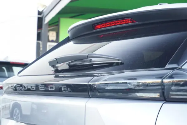 Peugeot e-2008 54 kWh Allure 26