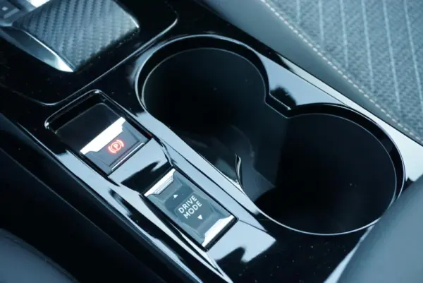 Peugeot e-2008 54 kWh Allure 29