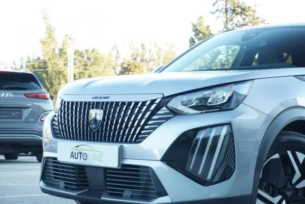 Peugeot e-2008 54 kWh Allure 32