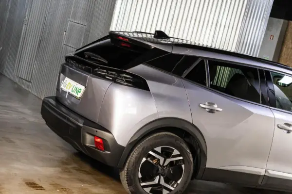 Peugeot e-2008 54 kWh Allure 11