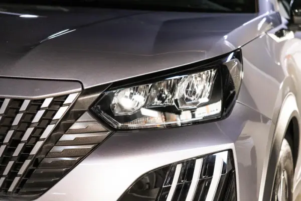 Peugeot e-2008 54 kWh Allure 15