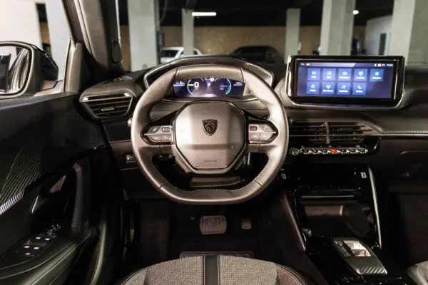 Peugeot e-2008 54 kWh Allure 18