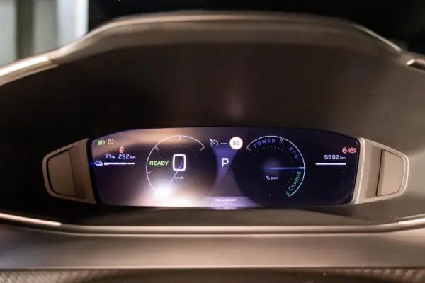 Peugeot e-2008 54 kWh Allure 24