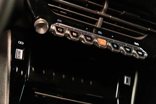 Peugeot e-2008 54 kWh Allure 30