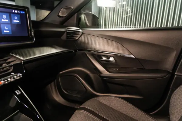 Peugeot e-2008 54 kWh Allure 36