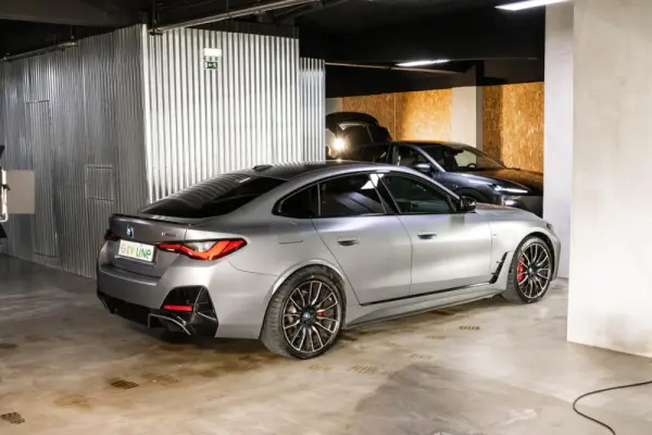 BMW i4 M50 Pack Desportivo M Pro 7