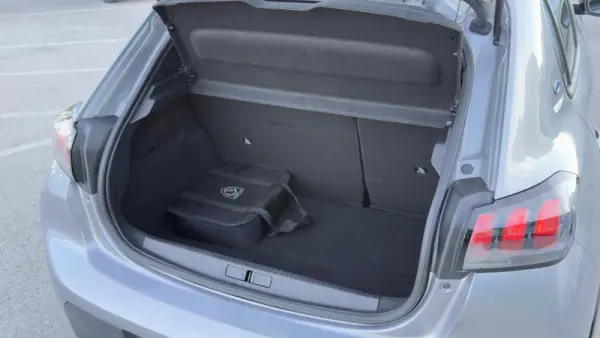 Peugeot e-208 Active Pack 8