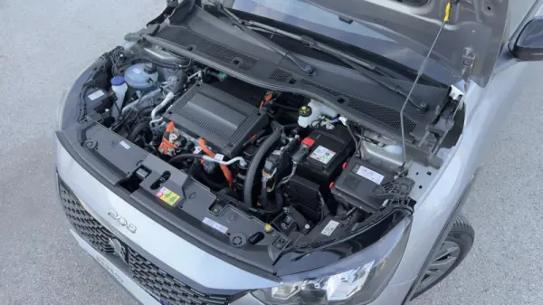 Peugeot e-208 Active Pack 15