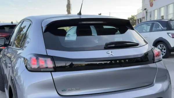 Peugeot e-208 Active Pack 16