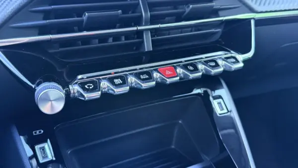 Peugeot e-208 Active Pack 22