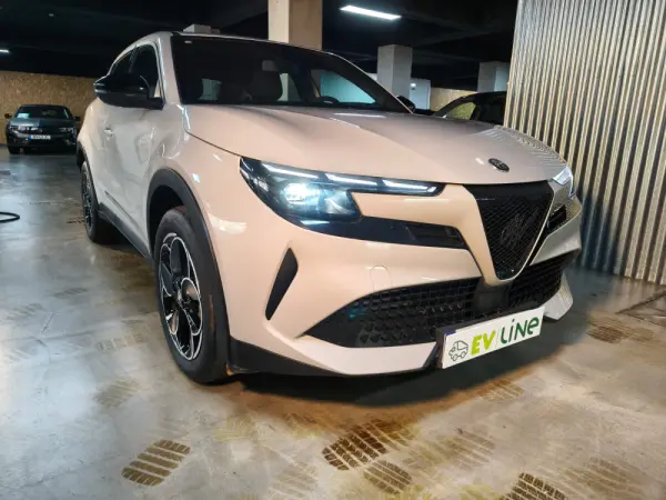 Alfa Romeo Junior Elletrica 50 kWh 4